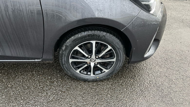 Toyota Yaris 1.5 VVT-i Icon Tech 5dr Petrol Hatchback